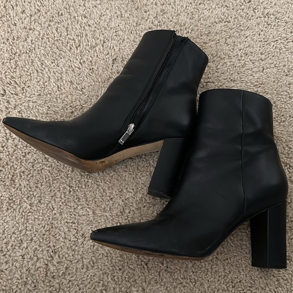 Marc fisher pointed toe heel size 9.5M - Picture 3 of 3